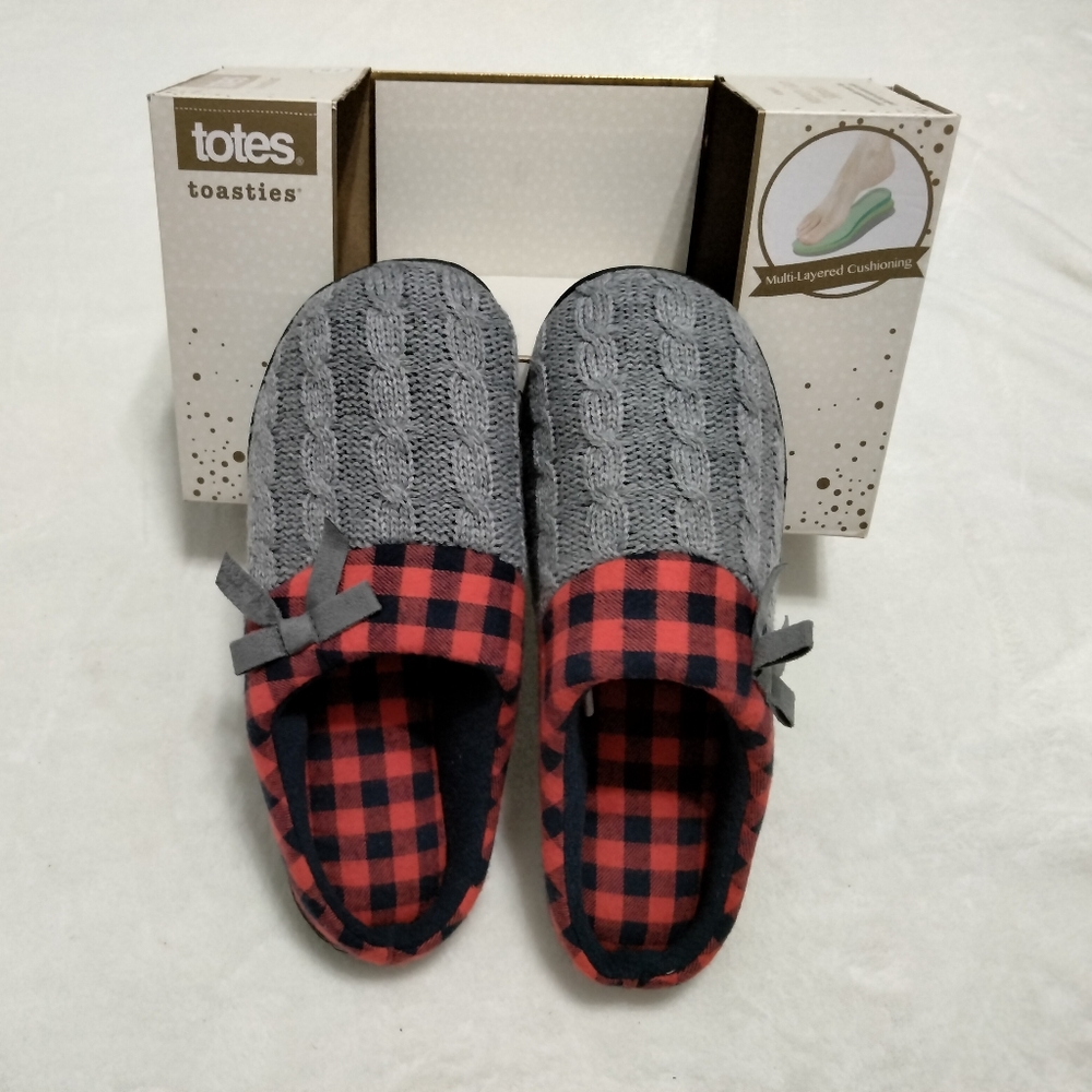 Women's Totes memory foam slippers